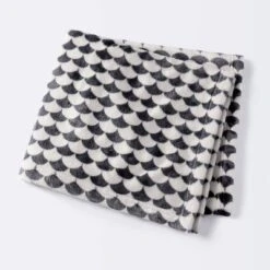 Black And White Scallop Halloween Baby Blanket - Cloud Island™ 9 Black And White Scallop Halloween Baby Blanket - Cloud Island™ -My baby GUEST b6196b8a 7361 49a6 af68 c497e7eac761